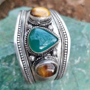 White Metal Bangle with Green Onyx and Tiger Eyes